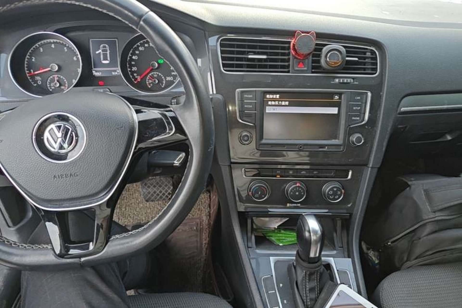 Used Volkswagen Golf 2017 1.6L Automatic Comfort Million-Vehicle Anniversary Edition Center Console