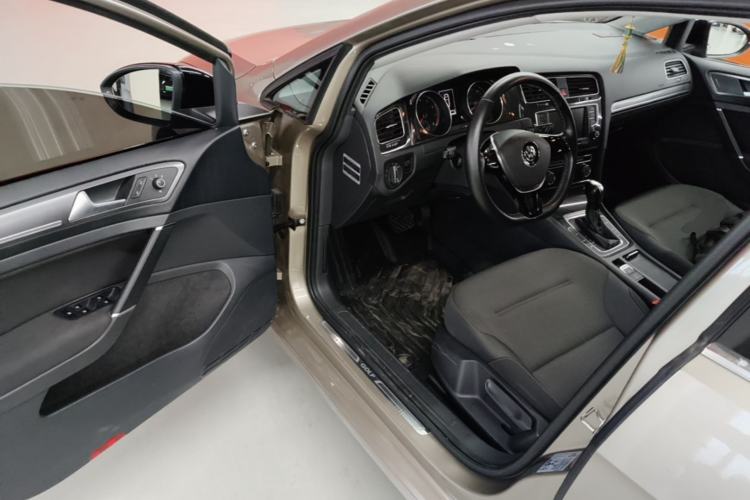 Used Volkswagen Golf 2017 230TSI Automatic Comfort Edition – Celebrating Milestone of One Million Units Driver Seat