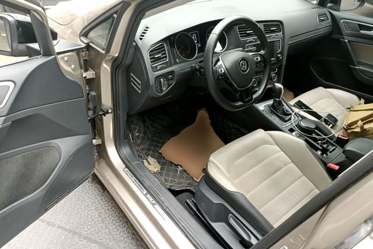 Used Volkswagen Golf 2017 230TSI Automatic Luxury Million-Vehicle Commemorative Edition Driver Seat