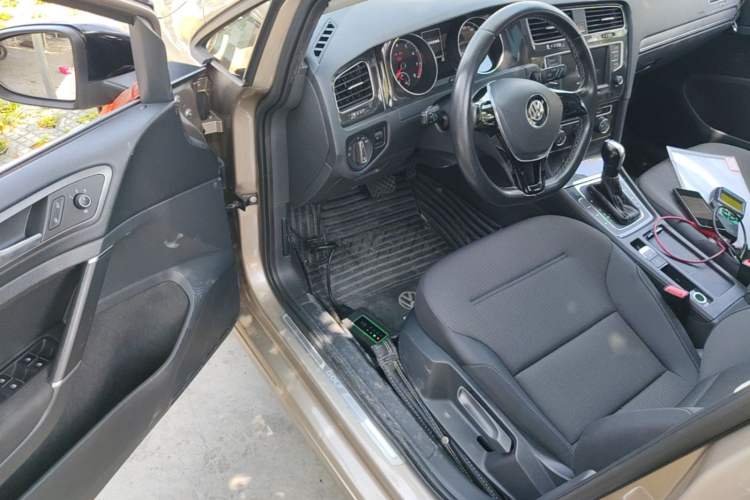 Used Volkswagen Golf 2017 230TSI Automatic Comfort Edition – Celebrating Milestone of One Million Units Driver Seat