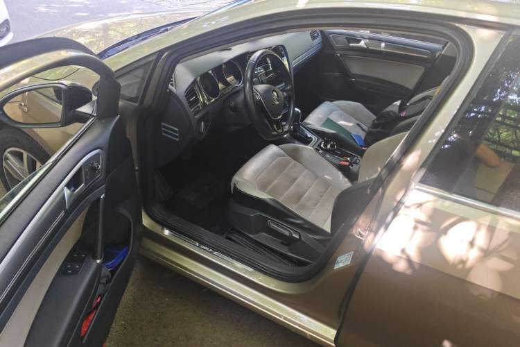Used Volkswagen Golf 2017 230TSI Automatic Luxury Million-Vehicle Commemorative Edition Driver Seat