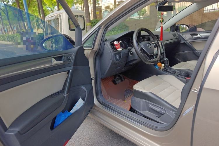 Used Volkswagen Golf 2017 230TSI Automatic Luxury Million-Vehicle Commemorative Edition Driver Seat