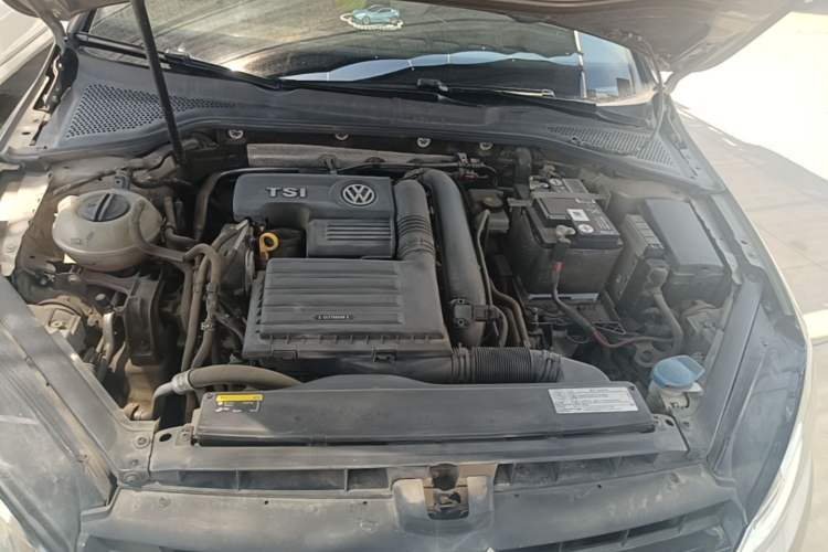 Used Volkswagen Golf 2017 230TSI Automatic Luxury Million-Vehicle Commemorative Edition Engine Bay