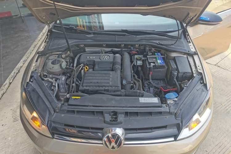 Used Volkswagen Golf 2017 230TSI Automatic Luxury Million-Vehicle Commemorative Edition Engine Bay