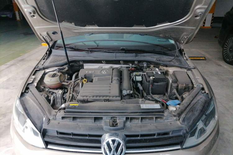 Used Volkswagen Golf 2017 230TSI Automatic Luxury Million-Vehicle Commemorative Edition Engine Bay