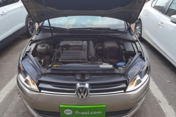 Used Volkswagen Golf 2017 230TSI Automatic Comfort Edition – Celebrating Milestone of One Million Units Engine Bay