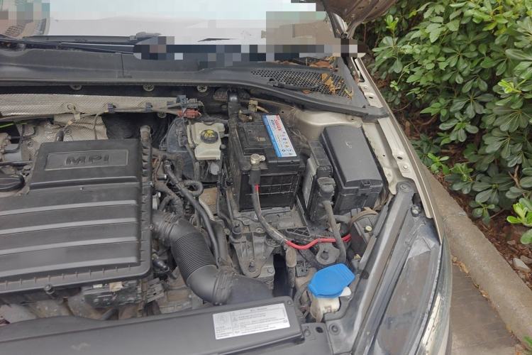 Used Volkswagen Golf 2017 1.6L Automatic Comfort Million-Vehicle Anniversary Edition Engine Bay Left