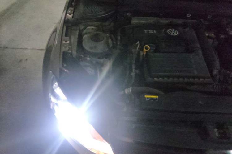 Used Volkswagen Golf 2017 230TSI Automatic Comfort Edition – Celebrating Milestone of One Million Units Engine Bay Right