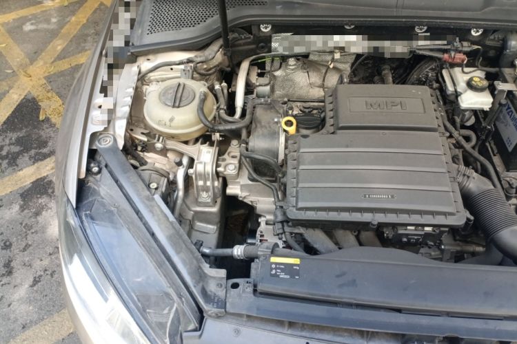 Used Volkswagen Golf 2017 1.6L Automatic Comfort Million-Vehicle Anniversary Edition Engine Bay Right