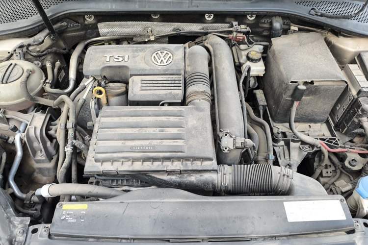 Used Volkswagen Golf 2017 230TSI Automatic Luxury Million-Vehicle Commemorative Edition Engine Bay