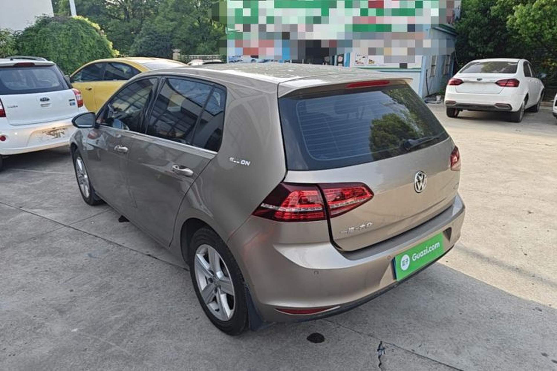 Used Volkswagen Golf 2017 1.6L Automatic Comfort Million-Vehicle Anniversary Edition Exterior 2