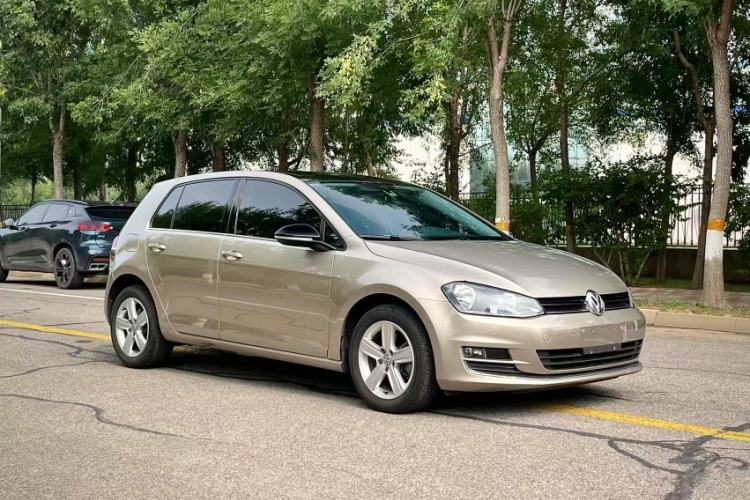 Used Volkswagen Golf 2017 230TSI Automatic Comfort Edition – Celebrating Milestone of One Million Units Exterior 2