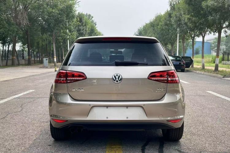 Used Volkswagen Golf 2017 230TSI Automatic Comfort Edition – Celebrating Milestone of One Million Units Exterior 5