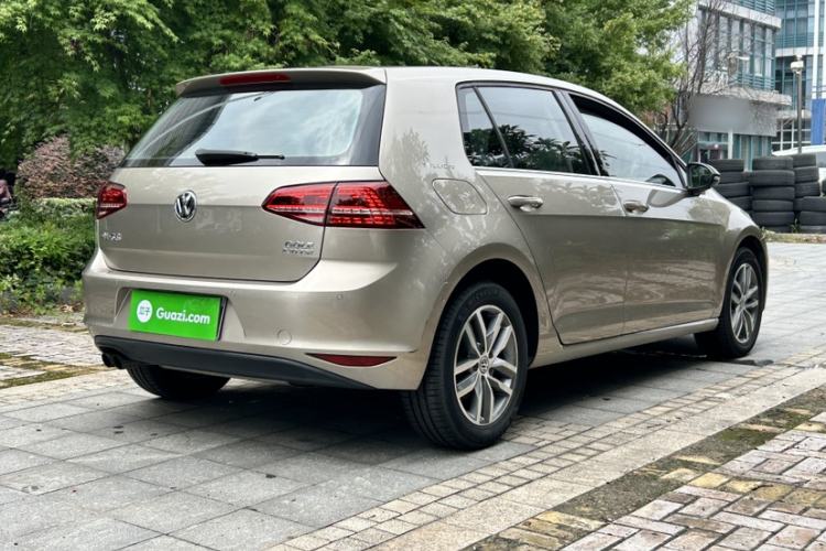 Used Volkswagen Golf 2017 230TSI Automatic Luxury Million-Vehicle Commemorative Edition Exterior 6