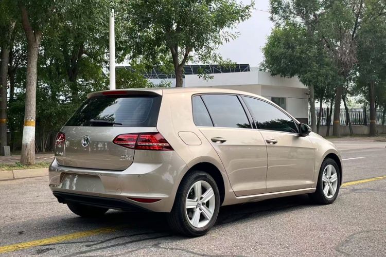 Used Volkswagen Golf 2017 230TSI Automatic Comfort Edition – Celebrating Milestone of One Million Units Exterior 6