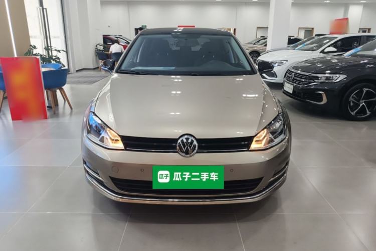 Used Volkswagen Golf 2017 230TSI Automatic Comfort Edition – Celebrating Milestone of One Million Units Front