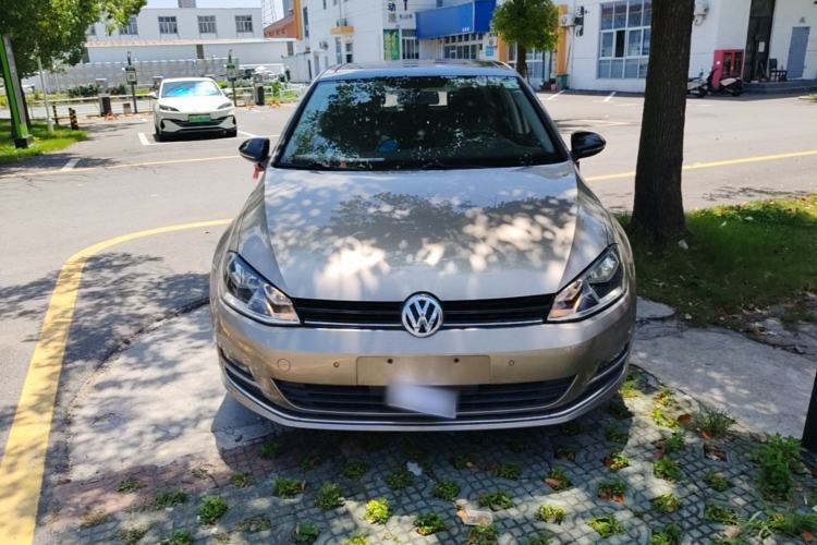 Used Volkswagen Golf 2017 230TSI Automatic Comfort Edition – Celebrating Milestone of One Million Units Front