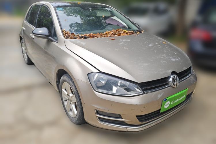Used Volkswagen Golf 2017 230TSI Automatic Comfort Edition – Celebrating Milestone of One Million Units Front Right 45 Deg