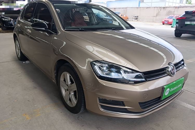 Used Volkswagen Golf 2017 230TSI Automatic Comfort Edition – Celebrating Milestone of One Million Units Front Right 45 Deg