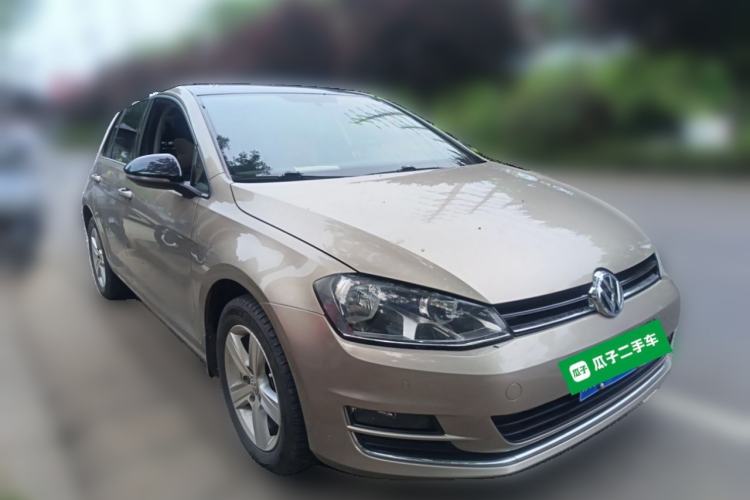 Used Volkswagen Golf 2017 1.6L Automatic Comfort Million-Vehicle Anniversary Edition Front Right 45 Deg