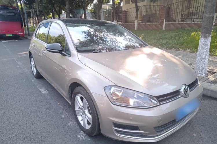 Used Volkswagen Golf 2017 1.6L Automatic Comfort Million-Vehicle Anniversary Edition Front Right 45 Deg
