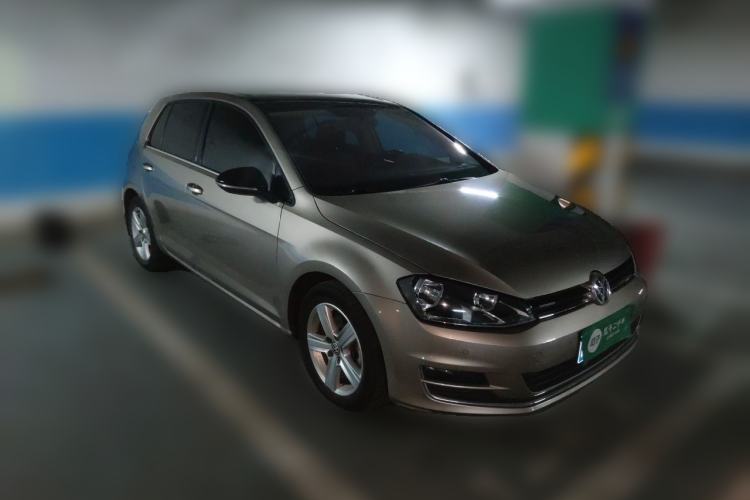 Used Volkswagen Golf 2017 230TSI Automatic Comfort Edition – Celebrating Milestone of One Million Units Front Right 45 Deg