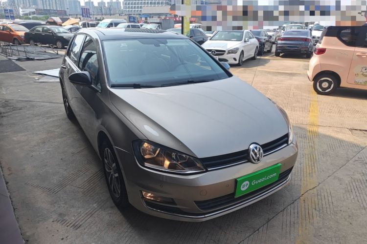 Used Volkswagen Golf 2017 230TSI Automatic Luxury Million-Vehicle Commemorative Edition Front Right 45 Deg