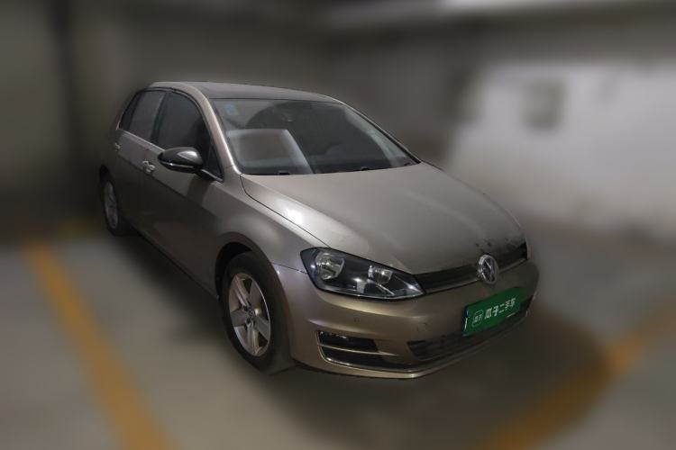 Used Volkswagen Golf 2017 1.6L Automatic Comfort Million-Vehicle Anniversary Edition Front Right 45 Deg