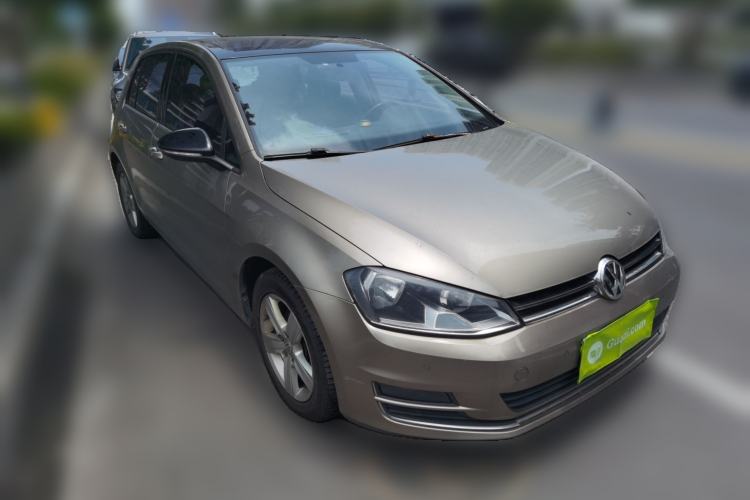 Used Volkswagen Golf 2017 230TSI Automatic Comfort Edition – Celebrating Milestone of One Million Units Front Right 45 Deg