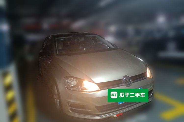 Used Volkswagen Golf 2017 1.6L Automatic Comfort Million-Vehicle Anniversary Edition Front Right 45 Deg