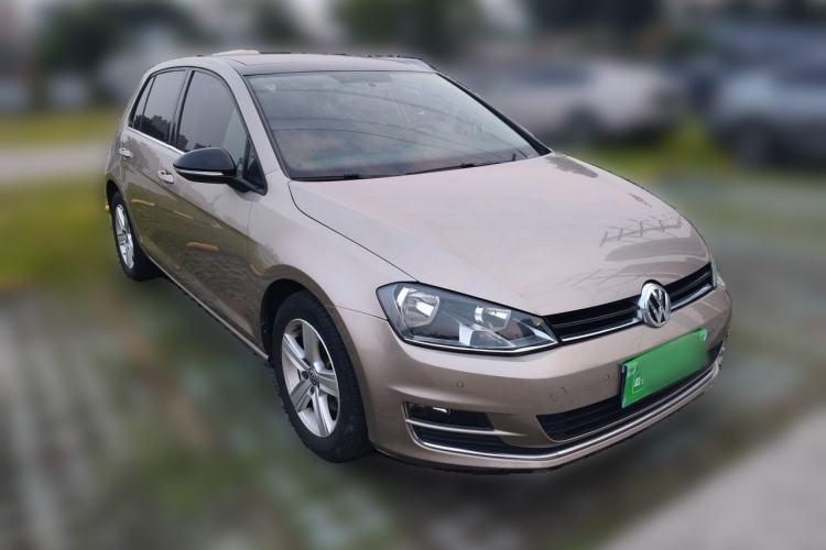 Used Volkswagen Golf 2017 230TSI Automatic Comfort Edition – Celebrating Milestone of One Million Units Front Right 45 Deg