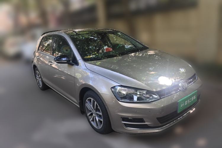 Used Volkswagen Golf 2017 230TSI Automatic Luxury Million-Vehicle Commemorative Edition Front Right 45 Deg