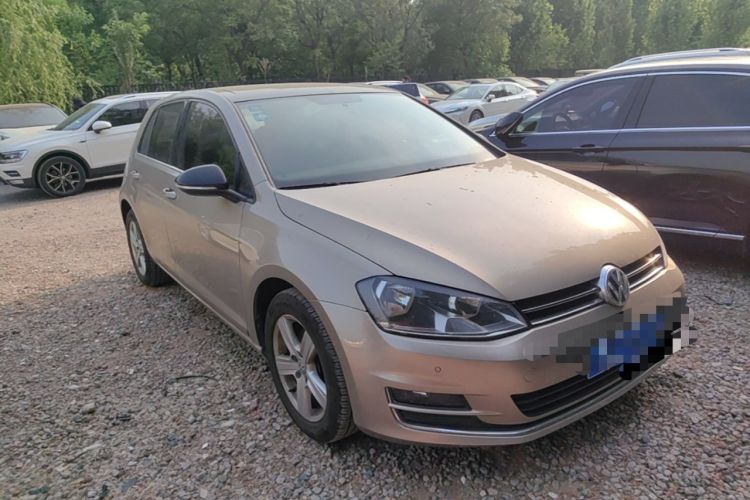 Used Volkswagen Golf 2017 1.6L Automatic Comfort Million-Vehicle Anniversary Edition Front Right 45 Deg