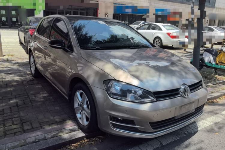 Used Volkswagen Golf 2017 1.6L Automatic Comfort Million-Vehicle Anniversary Edition Front Right 45 Deg