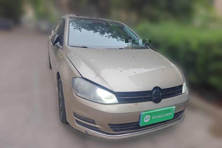 Used Volkswagen Golf 2017 1.6L Automatic Comfort Million-Vehicle Anniversary Edition Front Right 45 Deg
