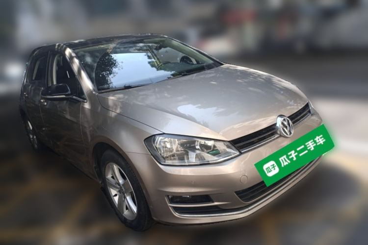 Used Volkswagen Golf 2017 1.6L Automatic Comfort Million-Vehicle Anniversary Edition Front Right 45 Deg