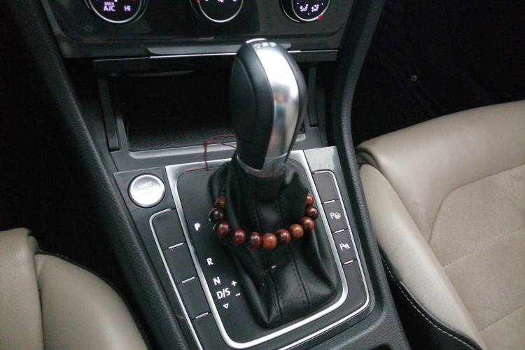 Used Volkswagen Golf 2017 230TSI Automatic Luxury Million-Vehicle Commemorative Edition Gear Lever