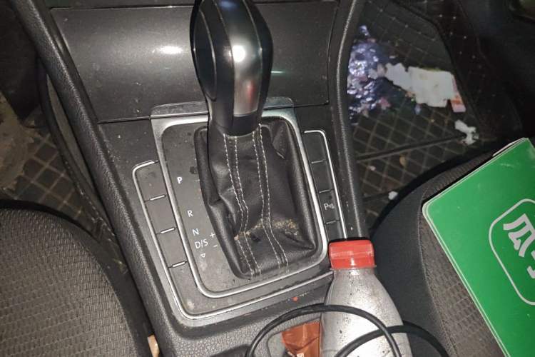 Used Volkswagen Golf 2017 1.6L Automatic Comfort Million-Vehicle Anniversary Edition Gear Lever