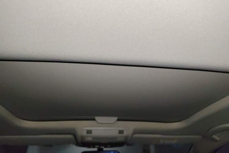 Used Volkswagen Golf 2017 1.6L Automatic Comfort Million-Vehicle Anniversary Edition Headliner