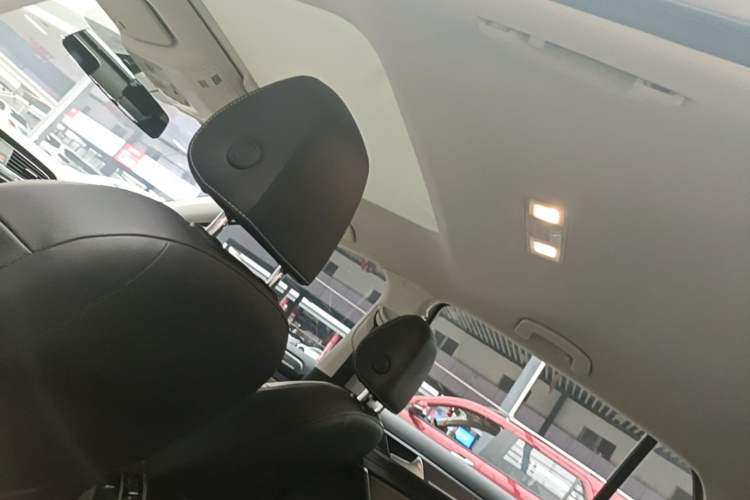 Used Volkswagen Golf 2017 230TSI Automatic Luxury Million-Vehicle Commemorative Edition Headliner
