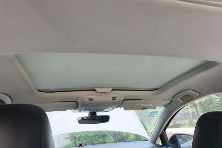 Used Volkswagen Golf 2017 230TSI Automatic Luxury Million-Vehicle Commemorative Edition Headliner