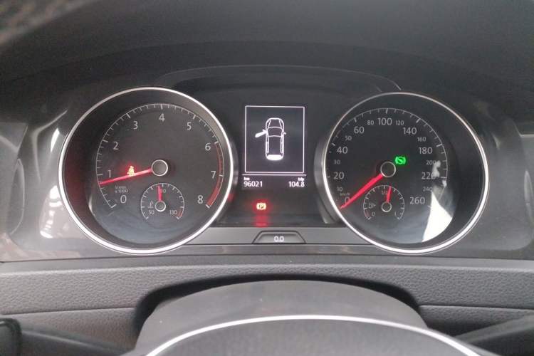 Used Volkswagen Golf 2017 1.6L Automatic Comfort Million-Vehicle Anniversary Edition Instrument Cluster