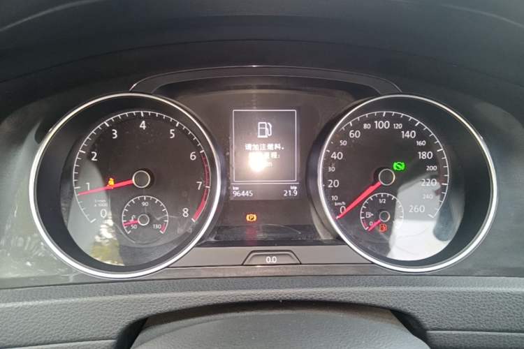 Used Volkswagen Golf 2017 1.6L Automatic Comfort Million-Vehicle Anniversary Edition Instrument Cluster