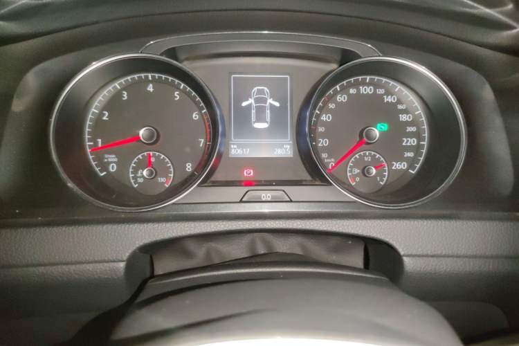 Used Volkswagen Golf 2017 230TSI Automatic Comfort Edition – Celebrating Milestone of One Million Units Instrument Cluster