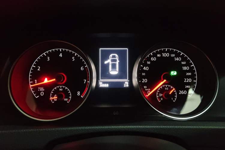 Used Volkswagen Golf 2017 1.6L Automatic Comfort Million-Vehicle Anniversary Edition Instrument Cluster