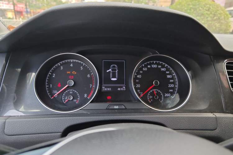 Used Volkswagen Golf 2017 230TSI Automatic Comfort Edition – Celebrating Milestone of One Million Units Instrument Cluster