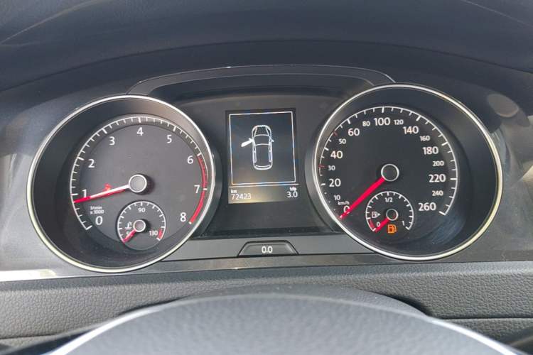 Used Volkswagen Golf 2017 230TSI Automatic Comfort Edition – Celebrating Milestone of One Million Units Instrument Cluster