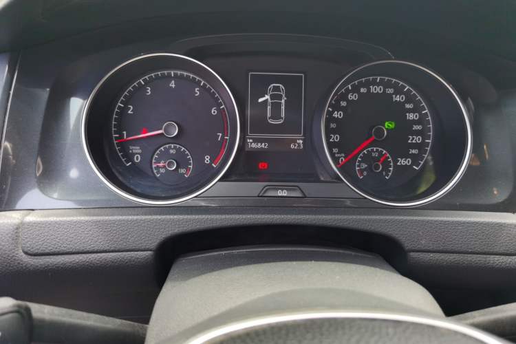 Used Volkswagen Golf 2017 230TSI Automatic Comfort Edition – Celebrating Milestone of One Million Units Instrument Cluster