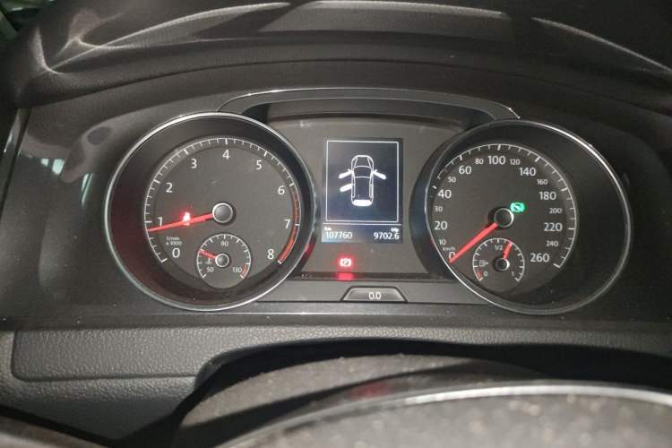Used Volkswagen Golf 2017 1.6L Automatic Comfort Million-Vehicle Anniversary Edition Instrument Cluster
