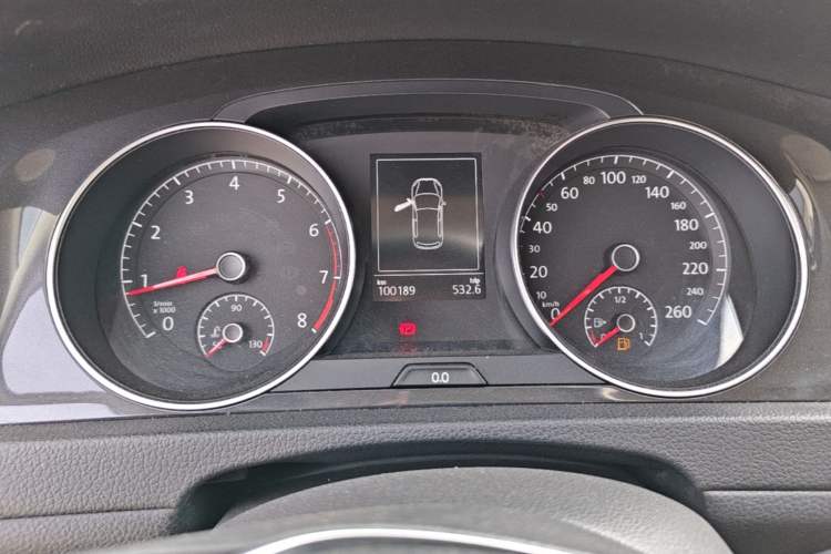 Used Volkswagen Golf 2017 230TSI Automatic Comfort Edition – Celebrating Milestone of One Million Units Instrument Cluster
